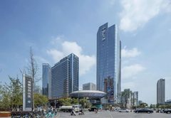 成都港汇天地4台真空热水锅炉
